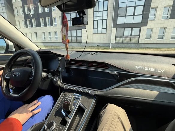 2023 Geely Atlas Pro, серый, 2900000 рублей - вид 10