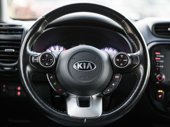 2018 Kia Soul II Рестайлинг, белый, 1450000 рублей - вид 5