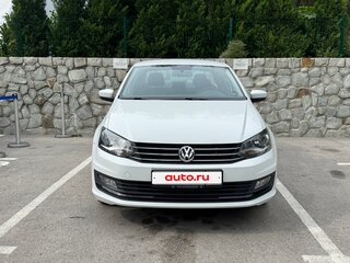 2018 Volkswagen Polo V Рестайлинг, белый, 1370000 рублей, вид 2