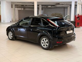 2010 Ford Focus II Рестайлинг, чёрный, 385000 рублей, вид 4