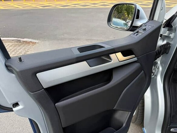 2018 Volkswagen Multivan T6, белый, 6775000 рублей - вид 16