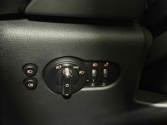 2019 Mini Hatch Cooper III (F55/F56) Рестайлинг, синий, 1749000 рублей - вид 17