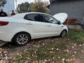2016 Kia Rio III Рестайлинг, белый, 850000 рублей - вид 1