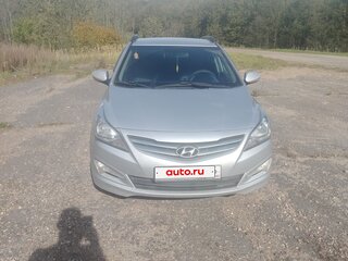 2015 Hyundai Solaris I Рестайлинг, серебристый, 865000 рублей, вид 1