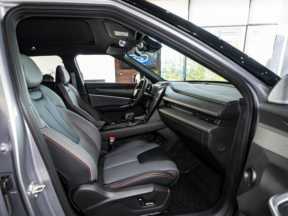 2026 Geely Cityray, серебристый, 3384990 рублей - вид 9