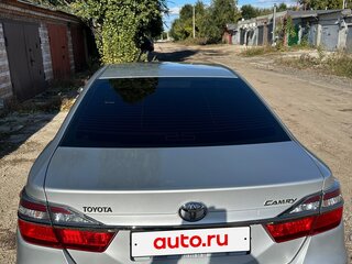 2015 Toyota Camry US Market VII (XV50) Рестайлинг, серебристый, 2040000 рублей, вид 3