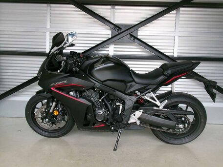 2025 Honda CBR 650R, чёрный, 1299000 рублей, вид 1
