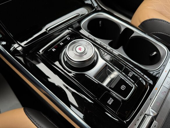2020 Kia Carnival IV, чёрный, 3300000 рублей - вид 10