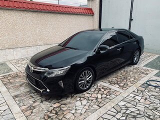 2018 Toyota Camry VII (XV50) Рестайлинг 2, чёрный, 2500000 рублей, вид 1