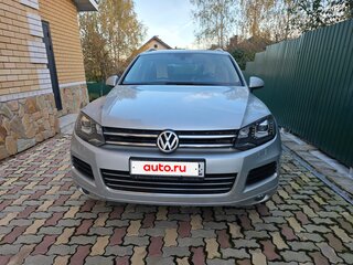 2013 Volkswagen Touareg II, серебристый, 2300000 рублей, вид 2