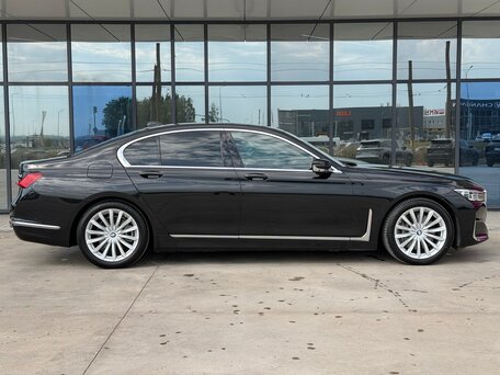 2020 BMW 7 серии 740d xDrive VI (G11/G12) Рестайлинг, чёрный, 7289000 рублей, вид 4