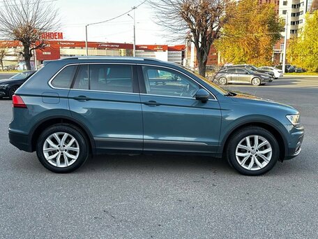 2020 Volkswagen Tiguan II, зелёный, 2847000 рублей, вид 4