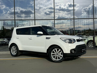 2017 Kia Soul II Рестайлинг, белый, 1290000 рублей, вид 1