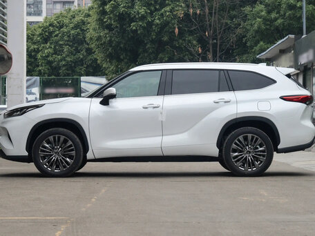 2026 Toyota Highlander IV (XU70), белый, 5100000 рублей, вид 4