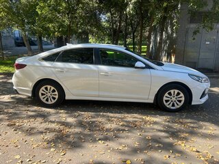 2017 Hyundai Sonata VII (LF) Рестайлинг, белый, 1290000 рублей, вид 3