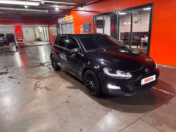 2013 Volkswagen Golf VII, чёрный, 1290000 рублей - вид 2