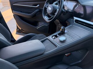 2025 Geely Monjaro (Xingyue L) I Рестайлинг (China Market), чёрный, 3800000 рублей, вид 5