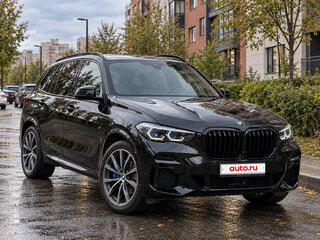 2022 BMW X5 40i IV (G05/G18), чёрный, 9490000 рублей, вид 2
