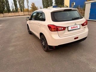 2013 Mitsubishi ASX I Рестайлинг, белый, 850000 рублей, вид 1