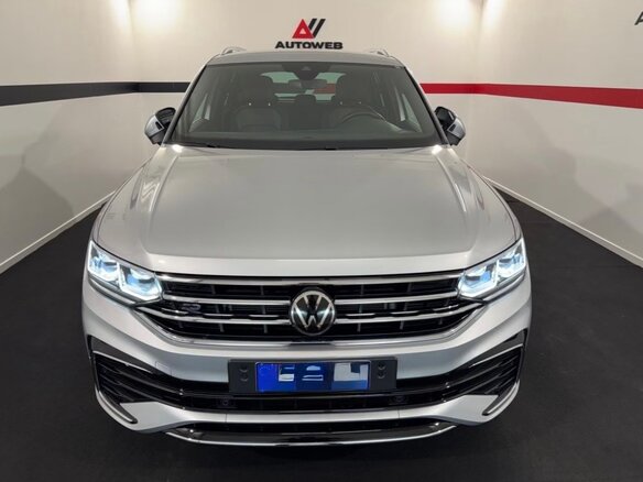 2023 Volkswagen Tiguan II Рестайлинг, серебристый, 3150000 рублей - вид 2