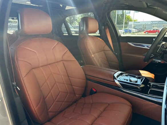 2025 BMW 7 серии 740i xDrive VII (G70), серый, 15190000 рублей - вид 13