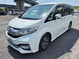 2017 Honda Stepwgn Spada V, белый, 1380000 рублей, вид 2