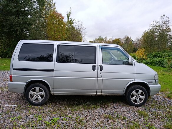 2001 Volkswagen Multivan T4, серебристый, 900000 рублей - вид 1