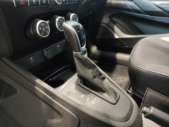 2026 Lada (ВАЗ) Vesta SW I Рестайлинг (NG), серебристый, 1865000 рублей - вид 12