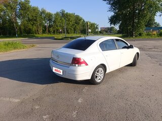 2011 Opel Astra H Рестайлинг, белый, 600000 рублей, вид 3