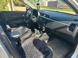 2021 Kia Rio X IV Рестайлинг, серый, 1520000 рублей, вид 4