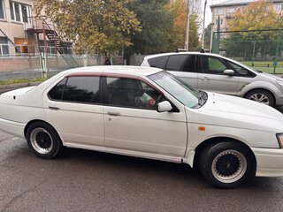 2001 Nissan Bluebird QG18 XI (U14), белый, 280000 рублей, вид 4