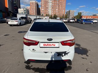 2013 Kia Rio III, белый, 340000 рублей, вид 3