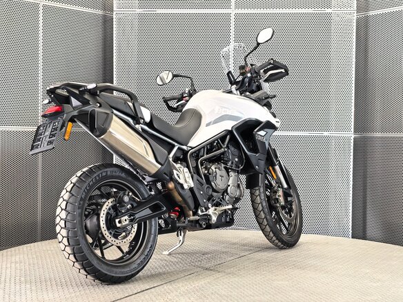 2022 Triumph Tiger 900, белый, 1099000 рублей - вид 7