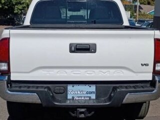 2023 Toyota Tacoma III, белый, 7901969 рублей, вид 5