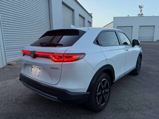 2023 Honda Vezel II, белый, 2090000 рублей, вид 4