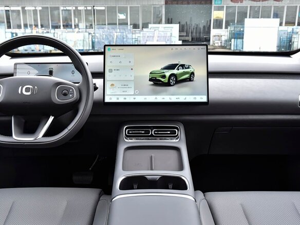2026 Changan Qiyuan Q05 51.9 kWh II, серебристый, 1860000 рублей - вид 10