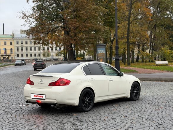 2011 Infiniti G G37 IV, белый - вид 1