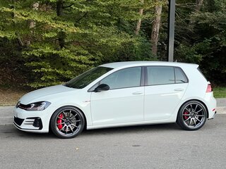 2018 Volkswagen Golf GTI VII Рестайлинг, белый, 2650000 рублей, вид 1