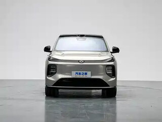 2026 Changan Qiyuan Q07 31.7 kWh, серебристый, 3660000 рублей, вид 2