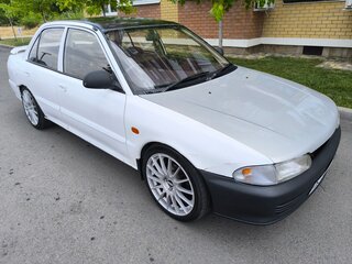 1991 Mitsubishi Lancer VI, белый, 210000 рублей, вид 2