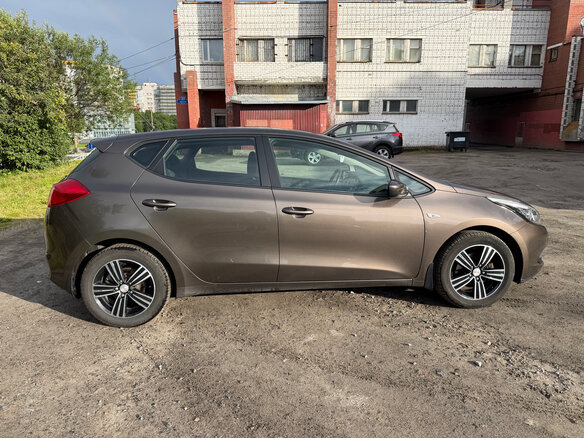 2014 Kia Ceed II, коричневый, 1299000 рублей - вид 4