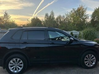 2018 Volkswagen Tiguan II, чёрный, 1400000 рублей, вид 3