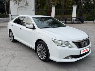 2014 Toyota Camry VII (XV50), белый, 1900000 рублей, вид 3