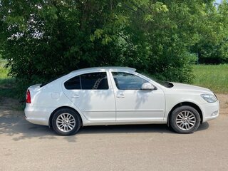 2012 Skoda Octavia II (A5) Рестайлинг, белый, 600000 рублей, вид 2