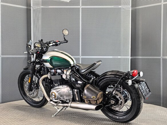 2017 Triumph Bonneville Bobber, зелёный, 1117000 рублей - вид 5