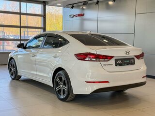 2018 Hyundai Elantra VI (AD), белый, 1737000 рублей, вид 4