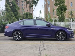 2022 Skoda Octavia IV (A8), белый, 1967000 рублей, вид 5
