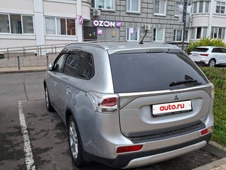 2014 Mitsubishi Outlander III Рестайлинг, серебристый, 1600000 рублей, вид 5