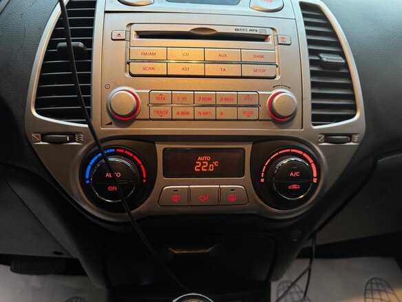 2009 Hyundai i20 I, красный - вид 27