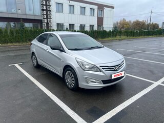2014 Hyundai Solaris I Рестайлинг, серебристый, 735000 рублей, вид 3